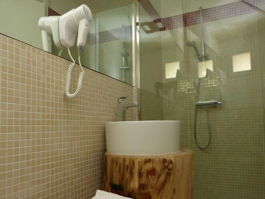 Fontana Rooms Lake Como Room photo